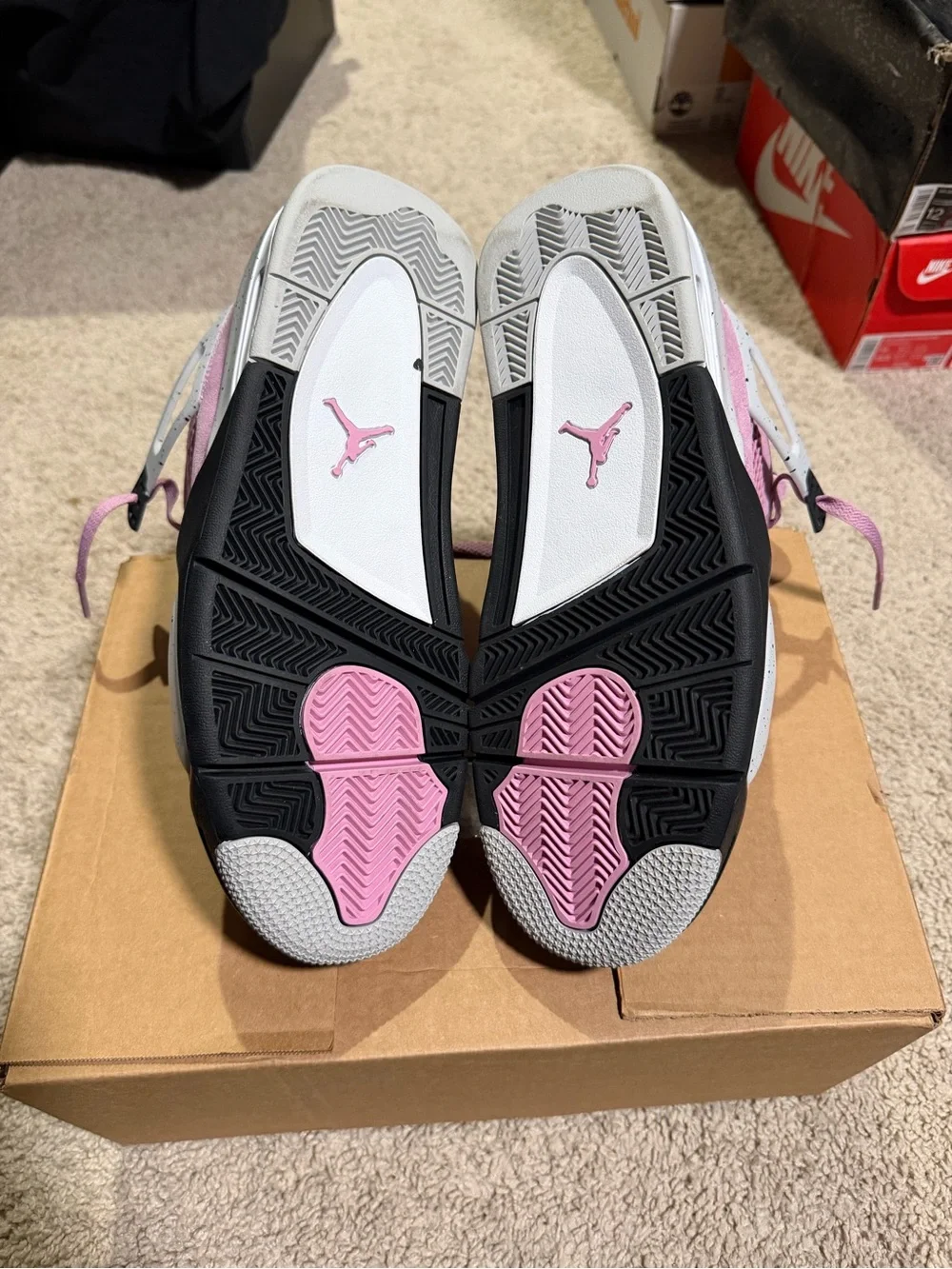 Jordan 4 Retro ‘Orchid’ Suede Mid Top Sneakers Men’s AQ9129-501